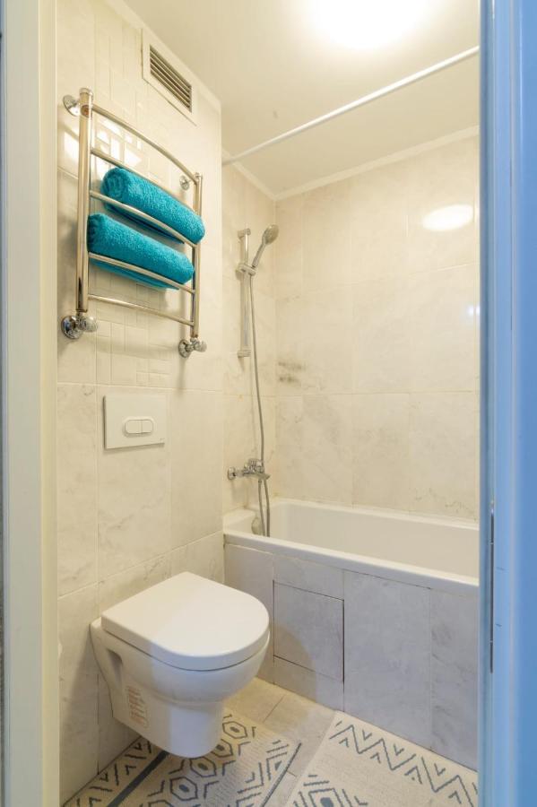 Appartement Однушка В Жк Абая 130/2 2019 Г.П. à Almaty Extérieur photo