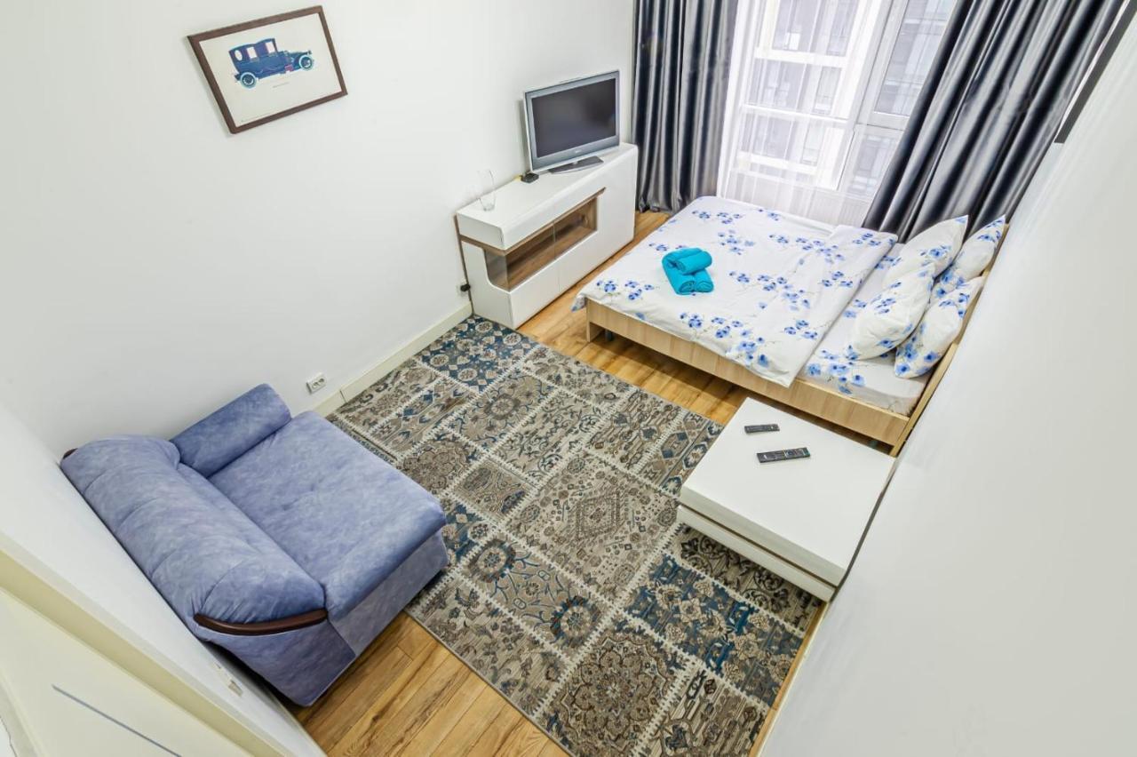 Appartement Однушка В Жк Абая 130/2 2019 Г.П. à Almaty Extérieur photo